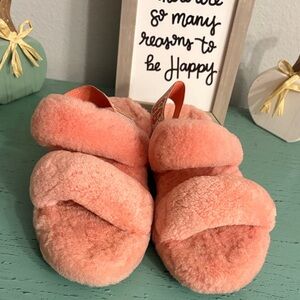 UGG Pink Fuzzy Slippers SZ 8 wos box 151